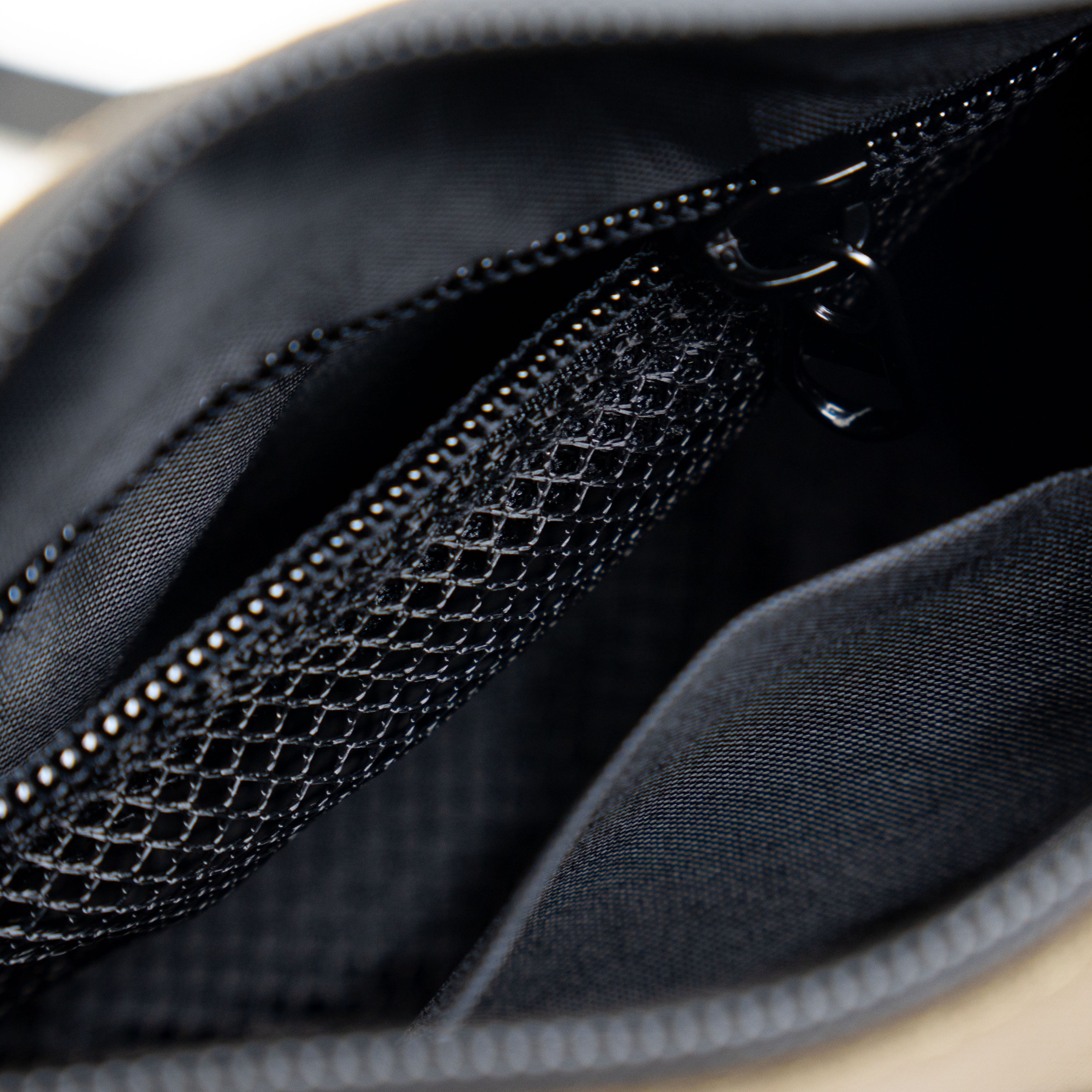 WakaiGo - WKGO 777 SLING POUCH Sling Bag