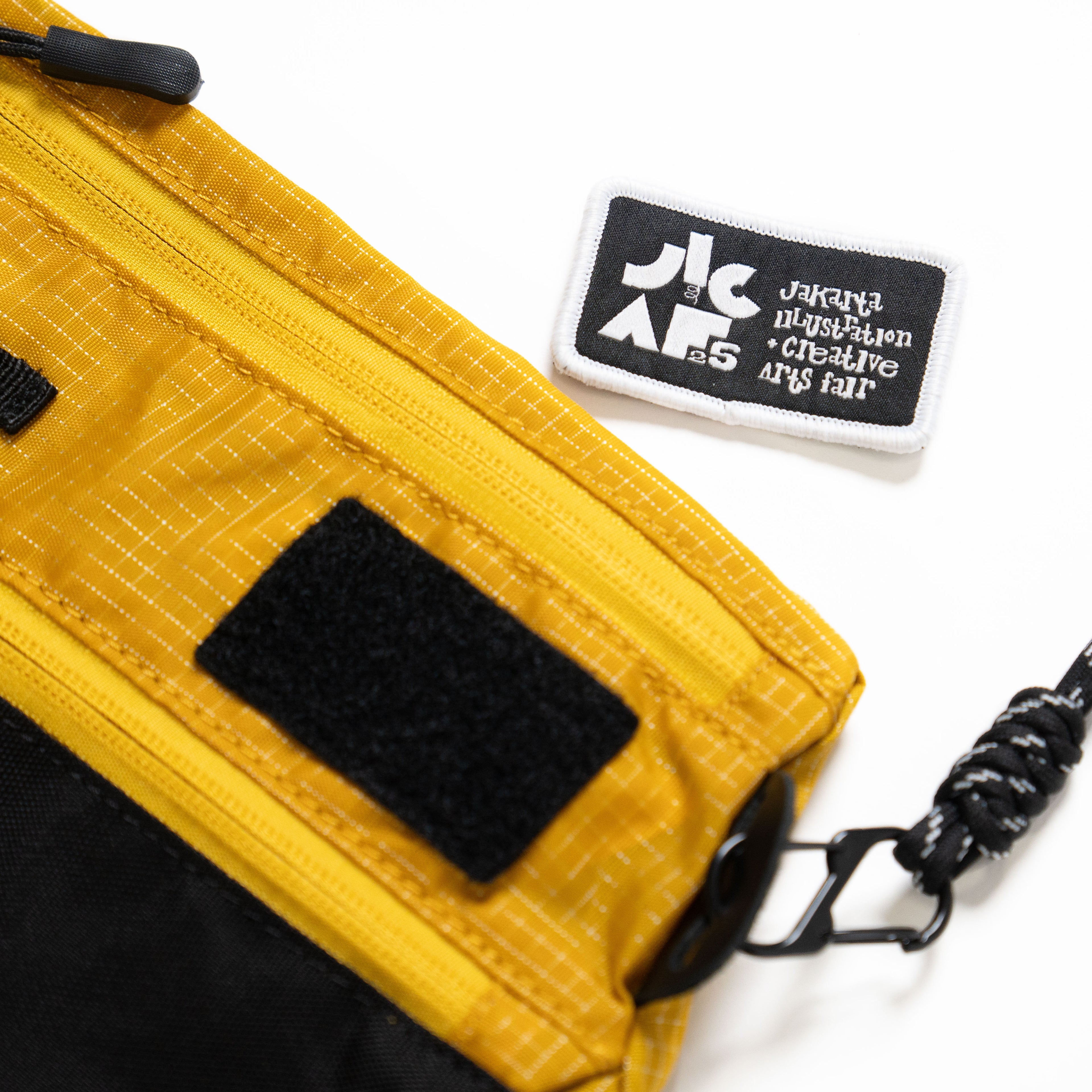 WAKAIGO X JICAF PLUGGY CROSS BODYBAG SLINGBAG